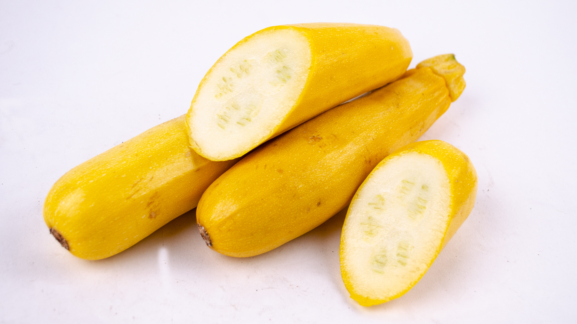 zucchini-gelb-deutschland-geschnitten